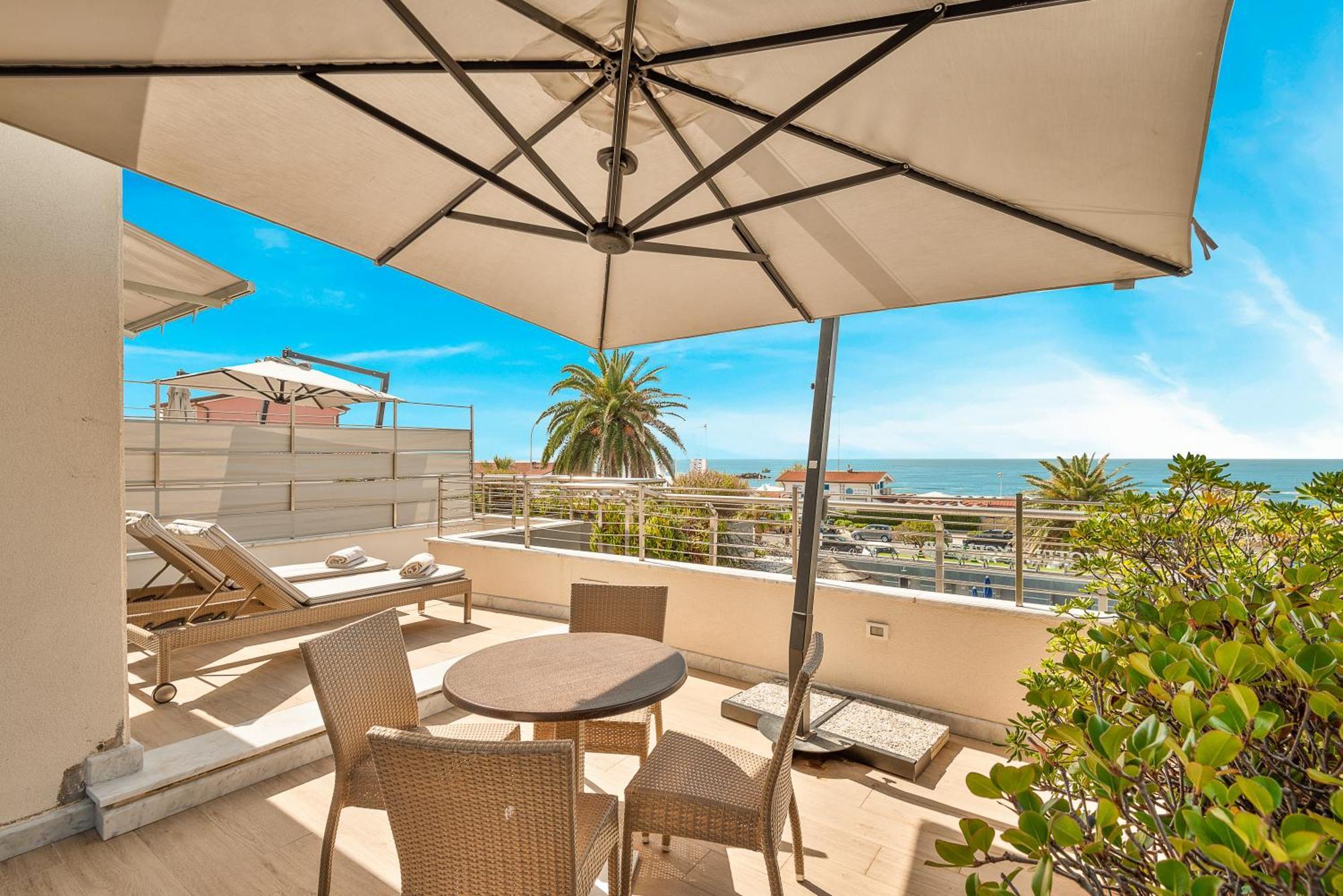 Hotel Excelsior Marina di Massa Luaran gambar